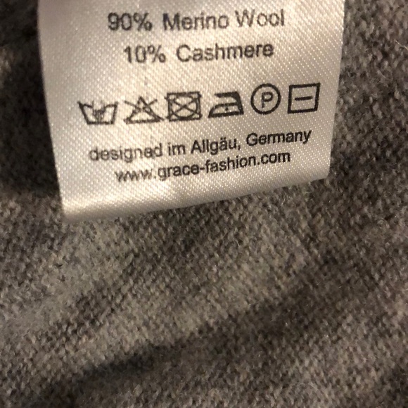 Sweater - Picture 3 of 3